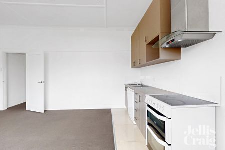 2/117 Whitehorse Road, Deepdene - Photo 3