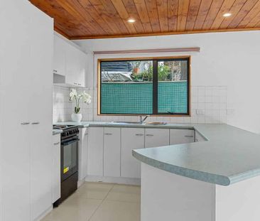 Charming and private 2 bed room cottage - Photo 2
