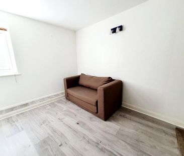 Studio to rent - Photo 6