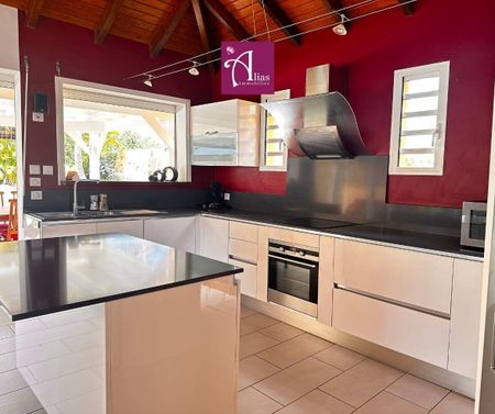 Location Maison 4 pièces 115m² BAIE MAHAULT 97122 - Photo 4