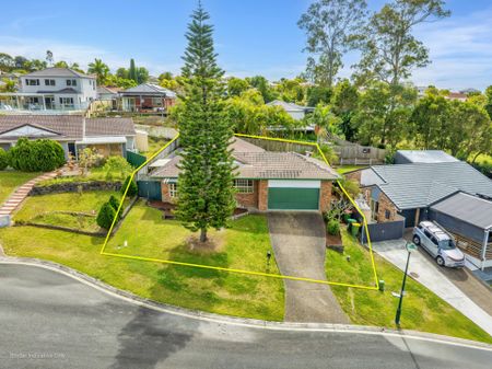 SPACIOUS FAMILY HOME WITH POOL - INTERNAL PHOTOS TO COME SOON - Photo 4