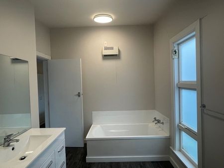 77 Strickland Street, Spreydon - Photo 3