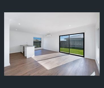 Bright, Spacious & Ready to Move Into! - Photo 2