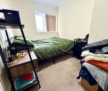 4 bedroom terraced house to rent - Photo 5