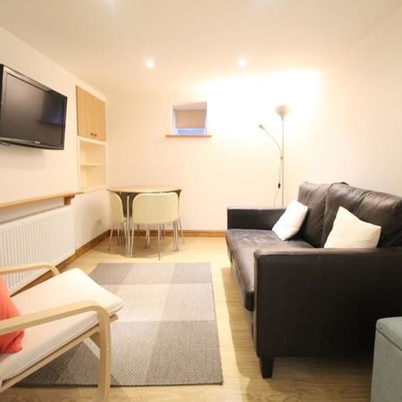 Dee Street, Basement Flat, AB11 - Photo 3