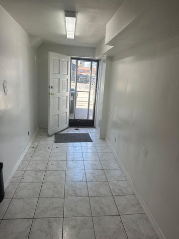 For Lease - 31 LAKELAND Drive Unit# BASEMENT, Toronto, Ontario - Photo 3