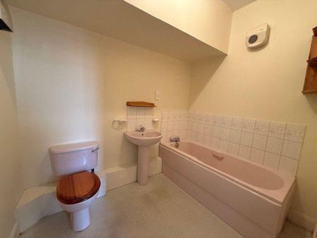 2 bedroom flat to rent - Photo 5