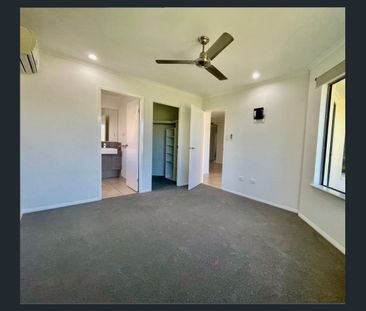 Spacious home in sought after Bucasia - Photo 4