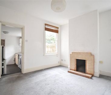 2 bedroom end of terrace house to rent - Photo 2