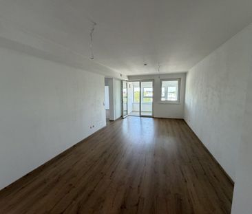 Provisionsfrei und Sofortbezug: 3 Zimmerwohnung mit eigenem 30 m2 D... - Foto 1