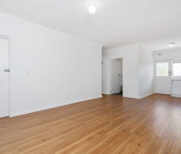 Spacious 2-Bedroom Unit in St Marys - Photo 2