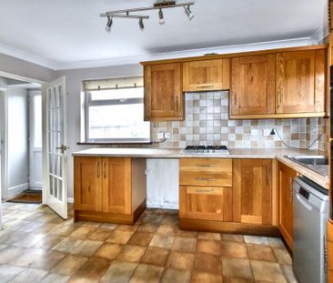 3 bedroom semi-detached house to rent - Photo 6