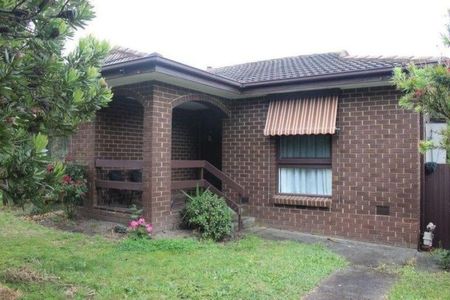 Ideal Family Home in Prime Northside Location! - Photo 3