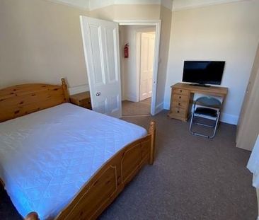 6 bedroom terraced house to rent - Photo 3