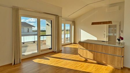 Helle Penthouse-Wohnung mit freiem Blick über Wiesen und Felder! - Photo 4