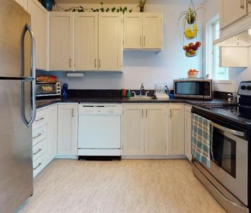 5 ET DEMI DISPONIBLE LE 1ER OCTOBRE 2025 - Photo 4