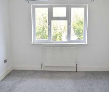 Roke Road, Kenley, CR8 - Photo 2