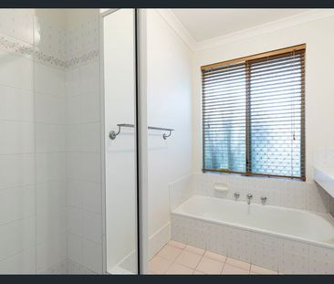 4 Addlewell Glen, Kiara WA 6054 - House For Rent - $800 | Domain - Photo 2