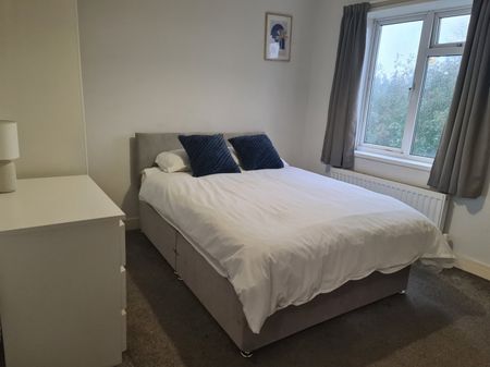 1 bed House Share - To Let - Photo 3