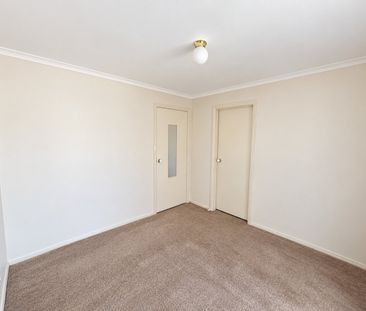 Spacious & Low-Maintenance Living in a Convenient Shepparton Location - Photo 2