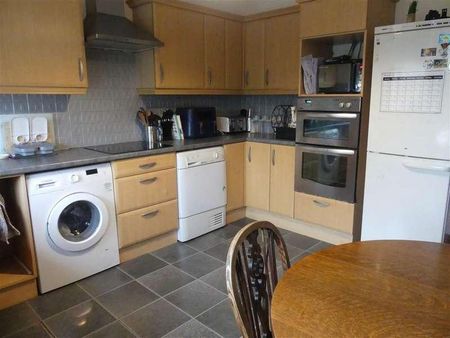 East Parade, Ilkley, LS29 - Photo 4