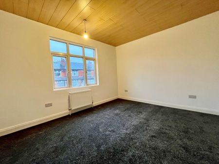 Dalton Grove, Leeds - Photo 3