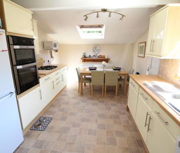 2 bedroom semi-detached bungalow to rent - Photo 5