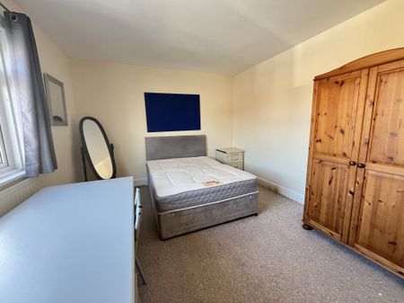 5 bed house to rent in Cardigan Road, BH9 - Photo 3