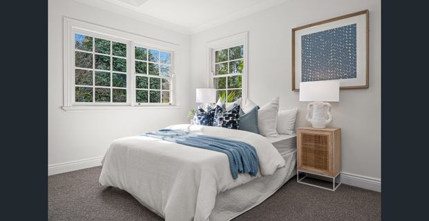 Grand family home with tennis court in Beecroft Public Catchment - Photo 1