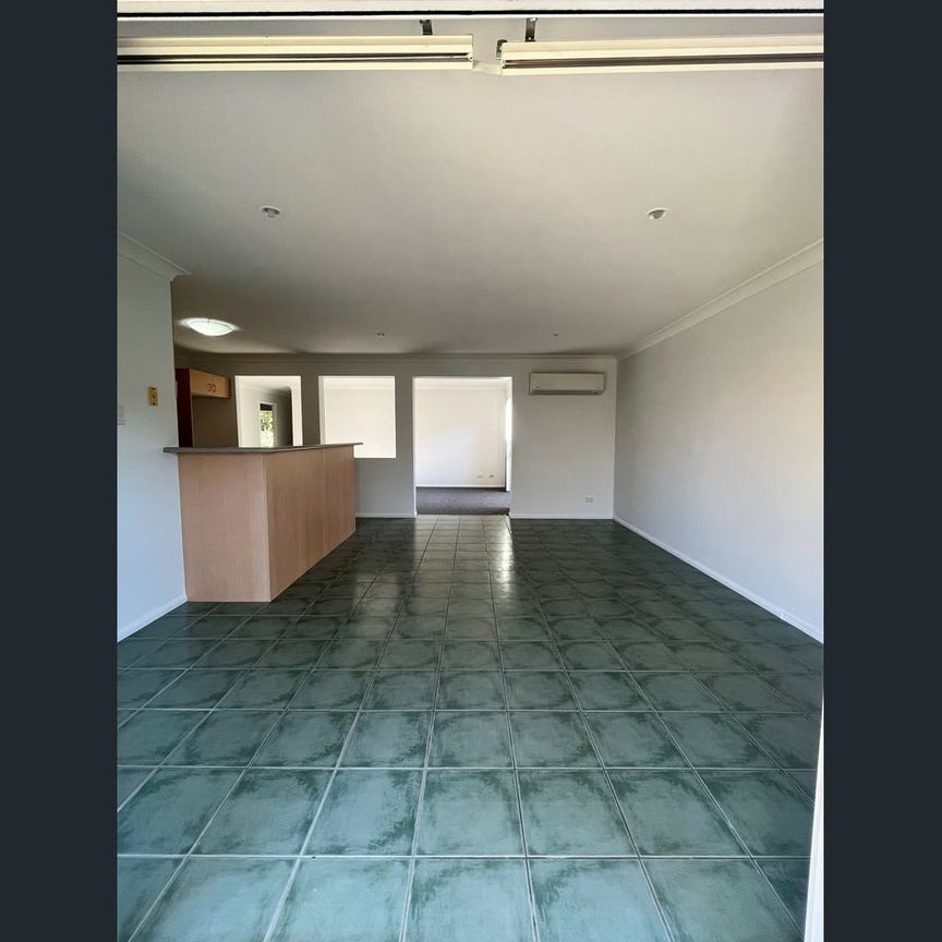 Ideal Family Home - Photo 1