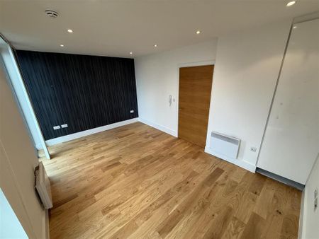 3 bedroom apartment to rent - Photo 3