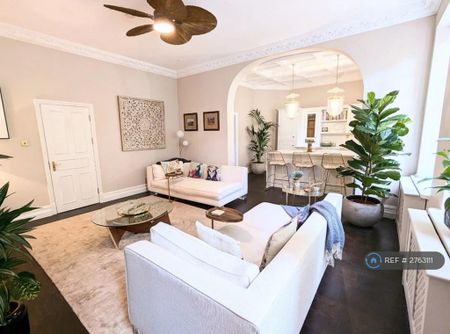 3 bedroom flat to rent - Photo 2