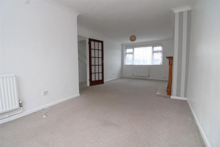 3 bedroom end of terrace house to rent - Photo 3
