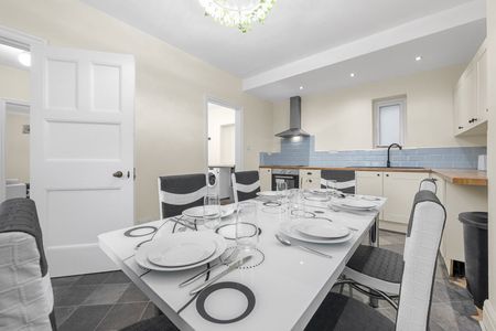 Room in a Shared House, Robinson Rd, SW17 - Photo 2