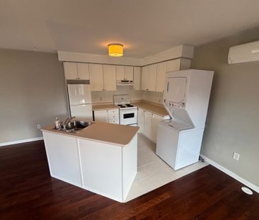 For Lease - 12 Black Creek Drive Unit# Coachhouse, Markham, Ontario - Photo 4