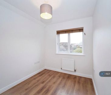 3 bedroom detached house to rent - Photo 2