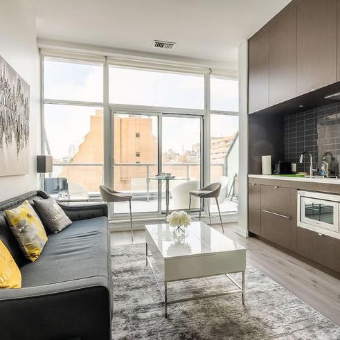 Yorkville Avenue - Photo 1