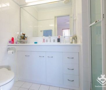 Ormiston 2 Bedroom, 2 ensuit close to all amenities - Photo 5