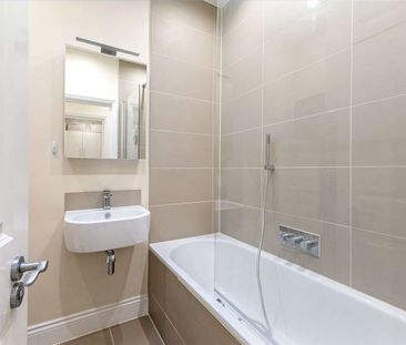 A beautifully presented one bedroom flat situated in a highly desir... - Photo 5