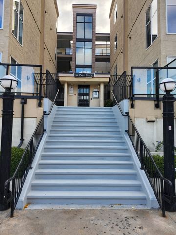 Spacious 2 Bedroom, 2 Bathroom Condo - Photo 5