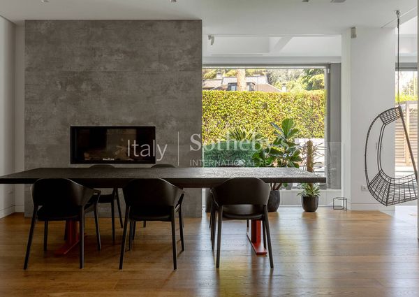 Luxury Villa with Pool and Spa in the Heart of EUR