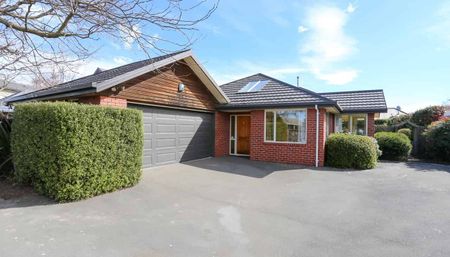 FOUR BEDROOM, TWO BATHROOM FAMILY HOME - Photo 2