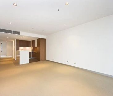 “THE HYDE - NORTH FACING EXECUTIVE THREE BEDROOM APARTMENT!” - Photo 1