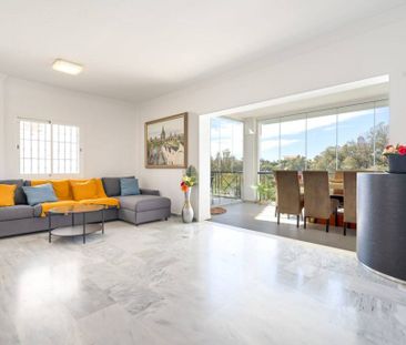 Luxury penthouse for rent in Marbella Del Este, Andalusia - Photo 5