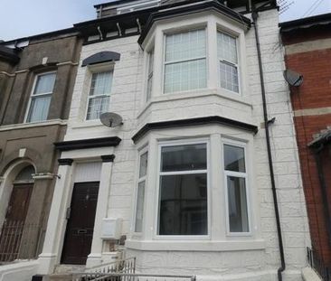 2 bedroom property to rent - Photo 1