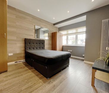 1 bedroom in a house share to rent - Photo 2