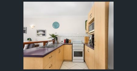 Charming 1-Bedroom Unit in the Heart of Palm Cove - Photo 2