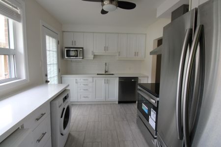 For Lease - 389 Allgood Street Unit# Main Fl, Richmond Hill, Ontario - Photo 5