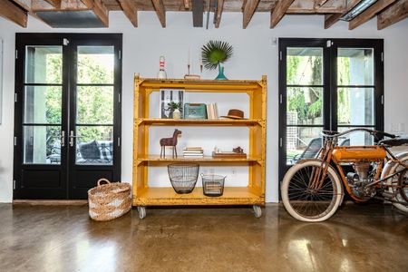 For Lease - 9 Peyton Lane, Toronto, Ontario - Photo 2