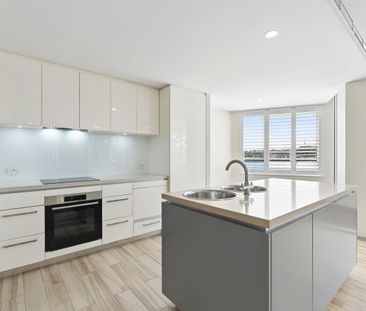 Harbour Views, Refined Waterfront Living - Photo 5